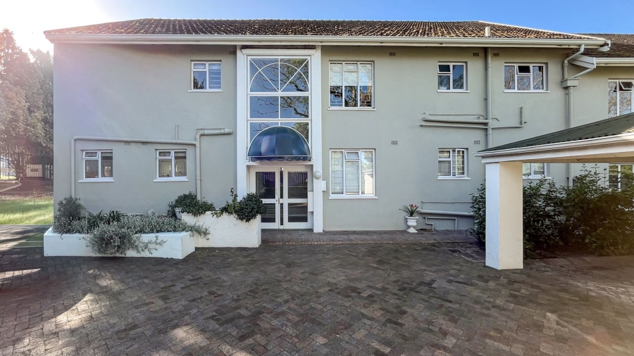 To Let 3 Bedroom Property for Rent in Wynberg Upper Western Cape